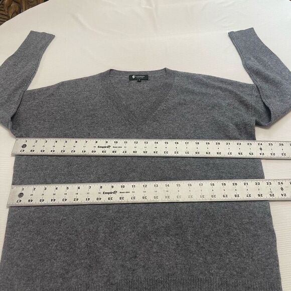 Cashmere Boutique Pure Cashmere Grey V Neck Sweater Size Small - Picture 3 of 10